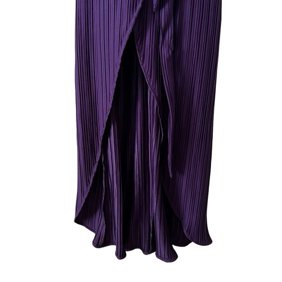 NWT GUESS Pleated Woven Faux-Wrap V-Neck Evening Maxi Dress Purple Sz 0 - Picture 4 of 8